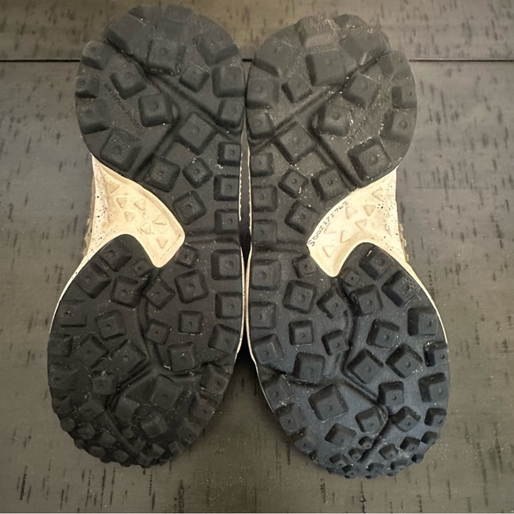 Free People Flower Mountain Bloom Speckled Taupe Gray Suede Mid Sneakers - Picture 5 of 6